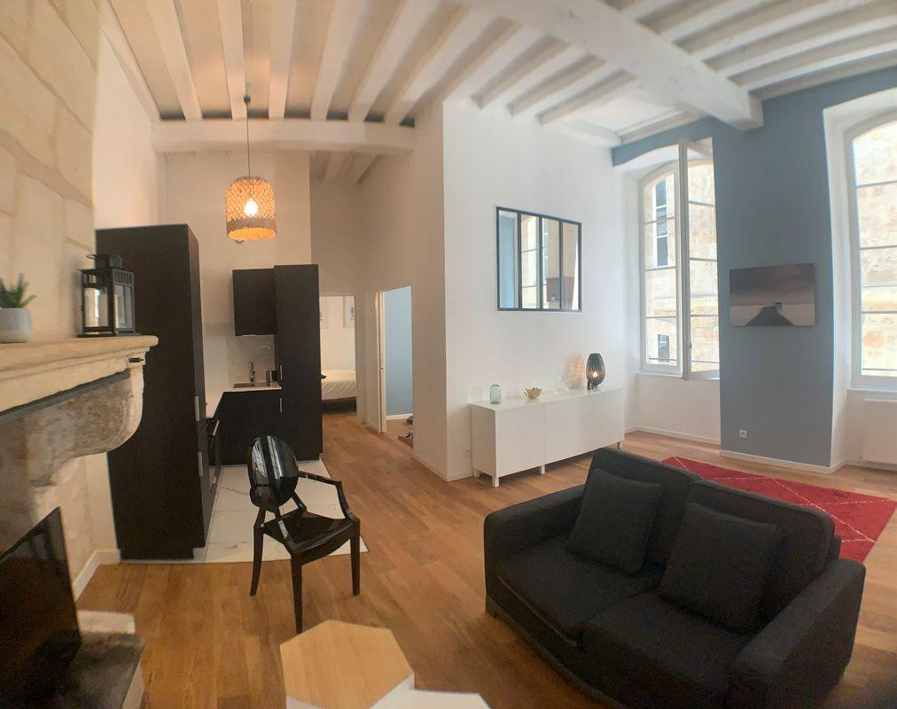 
                                                Location
                                                 Beau 3P meublé 57m² rénové