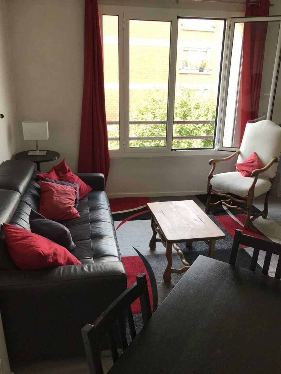 
                                                Location
                                                 Beau 3P meublé 58m² avec balcon filant