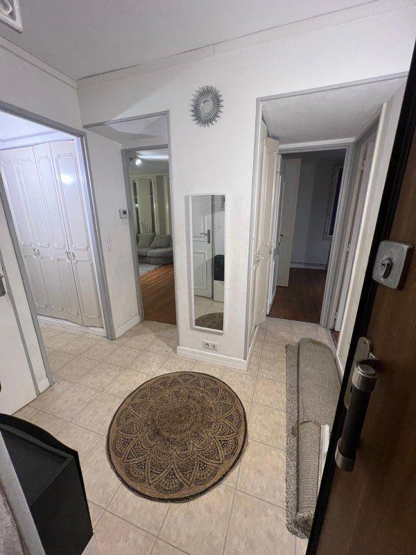
                                                Location
                                                 Beau 3P meublé 60m²