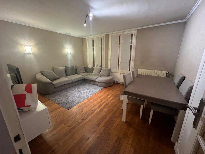 
                                                Location
                                                 Beau 3P meublé 60m²