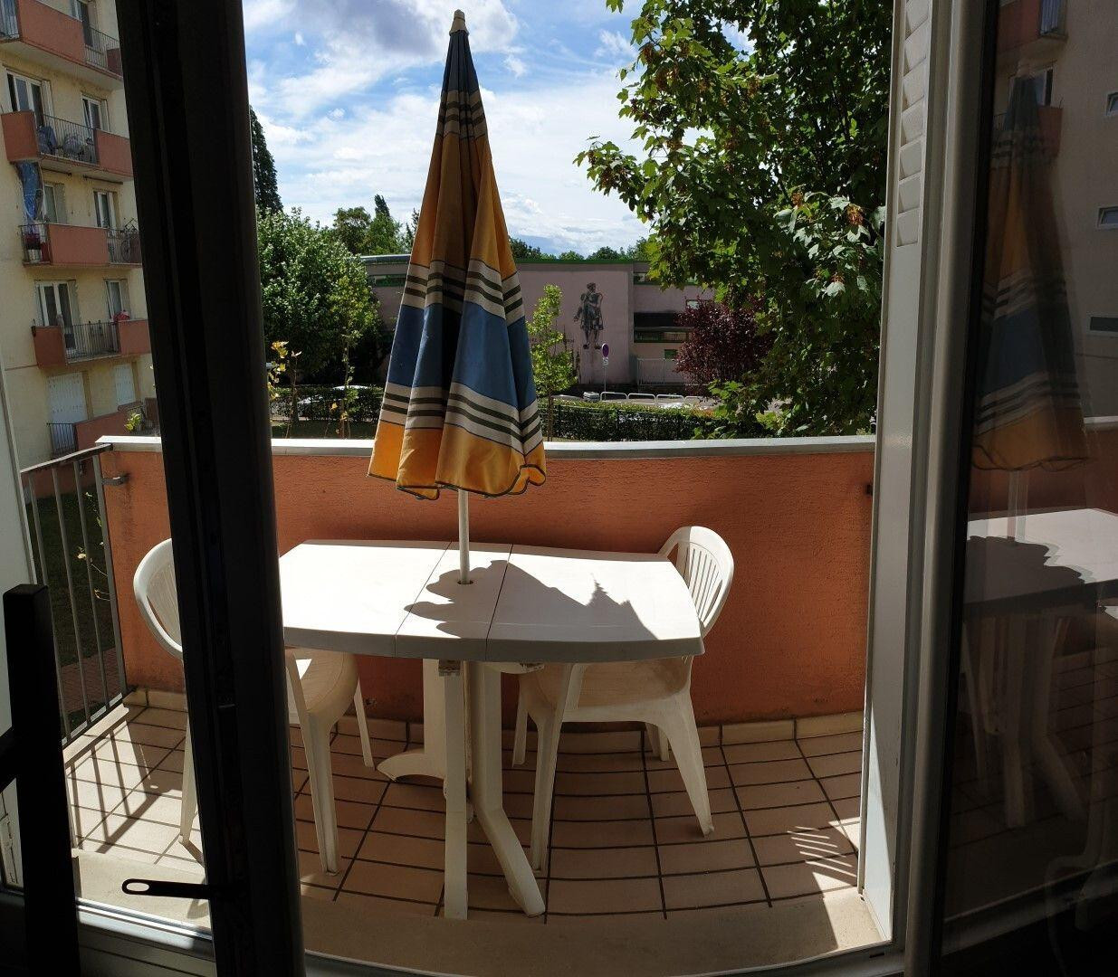 
                                                Location
                                                 Beau 3P meublé 60m² lumineux Esplanade