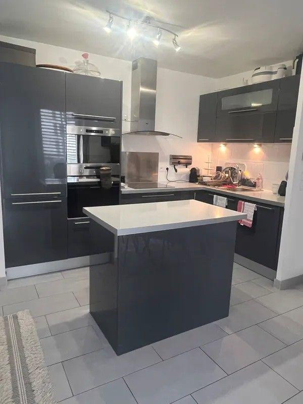 
                                                Location
                                                 Beau 3P meublé 61m² avec balcon aux Ardoines