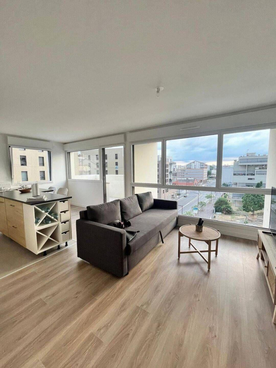 
                                                Location
                                                 Beau 3P meublé 64m² avec balcon