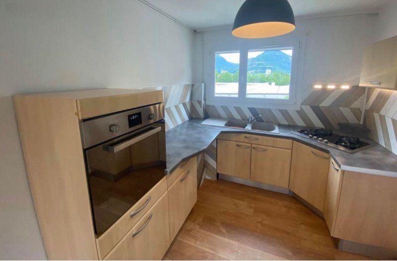 
                                                Location
                                                 Beau 3P meublé 64m² quartier des alpins
