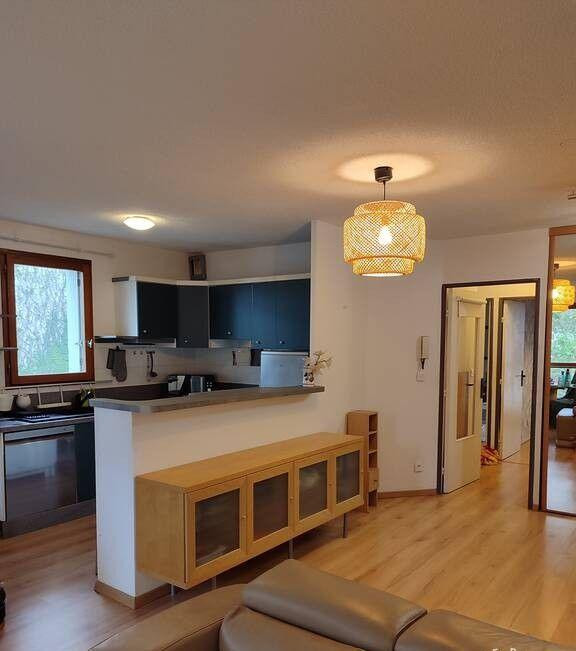 
                                                Location
                                                 Beau 3P meublé 65m² sans vis-à-vis