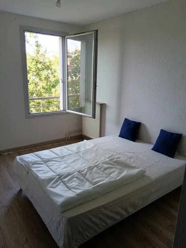
                                                Location
                                                 Beau 3P meublé 68m² Place Raymond Grimaud