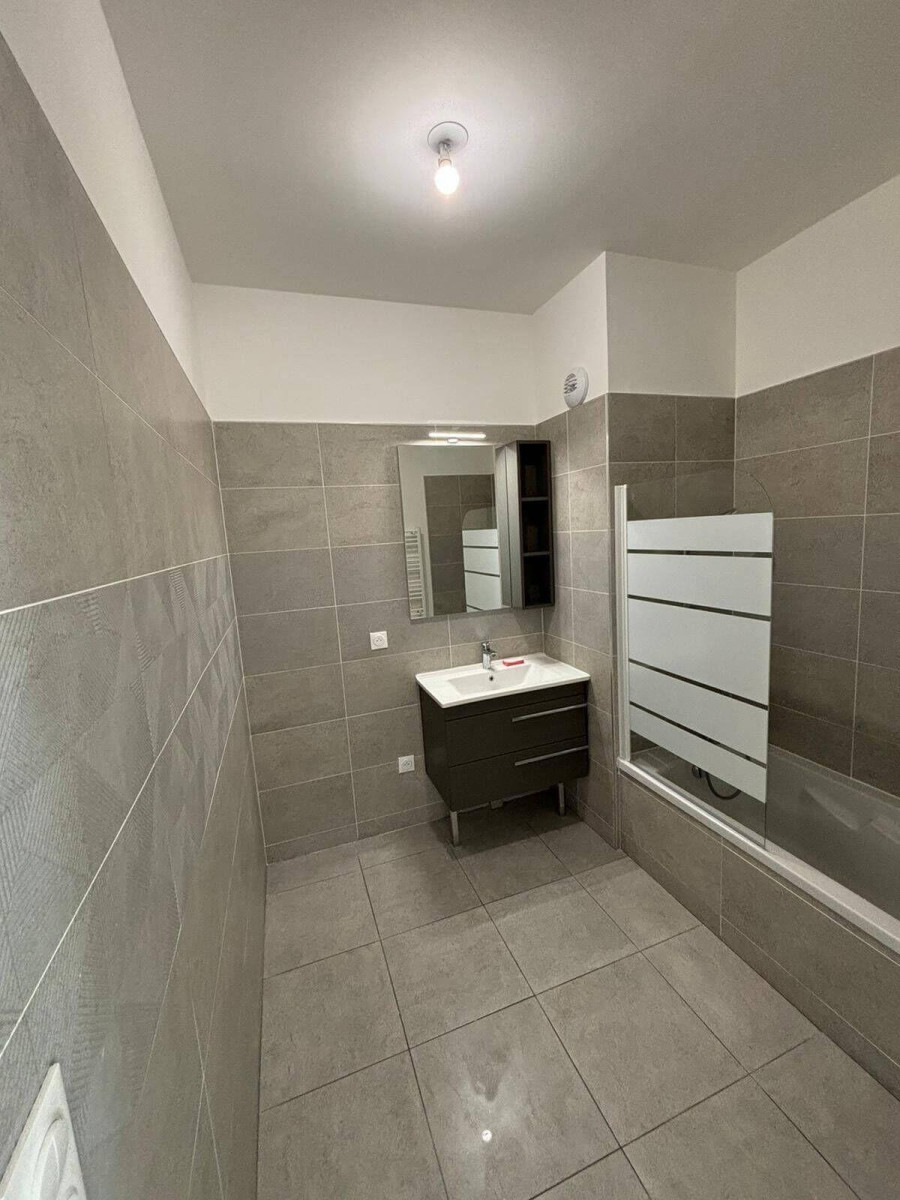 
                                                Location
                                                 Beau 3P meublé 69m² avec terrasse résidence neuve