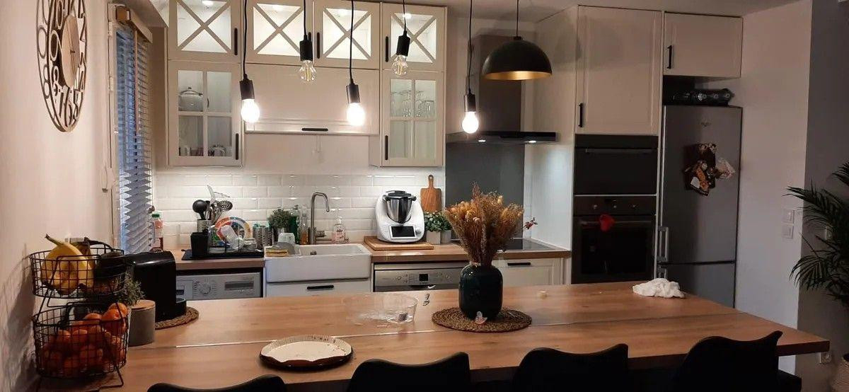 
                                                Location
                                                 Beau 3P meublé 70m² avec balcon