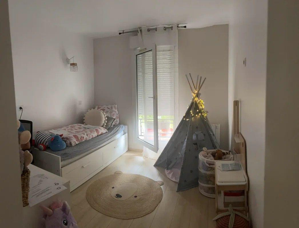 
                                                Location
                                                 Beau 3P meublé 70m² avec balcon