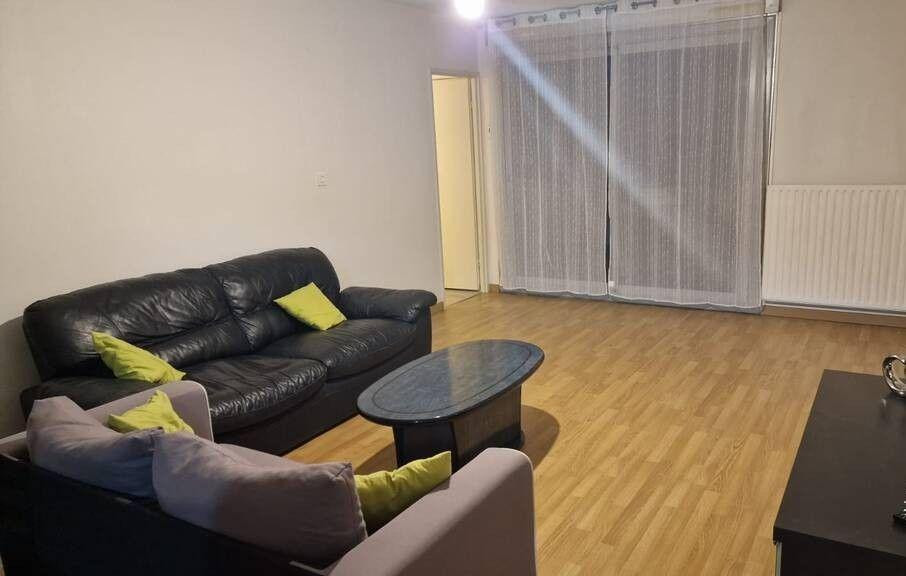 
                                                Location
                                                 Beau 3P meublé 70m² avec balcon
