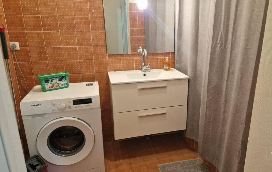 
                                                Location
                                                 Beau 3P meublé 70m² avec balcon