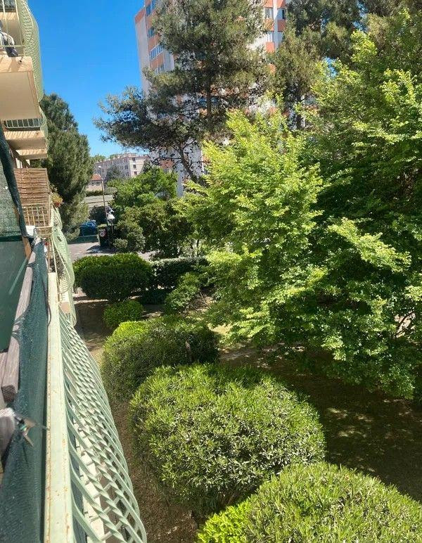 
                                                Location
                                                 Beau 3P meublé 70m² avec balcon