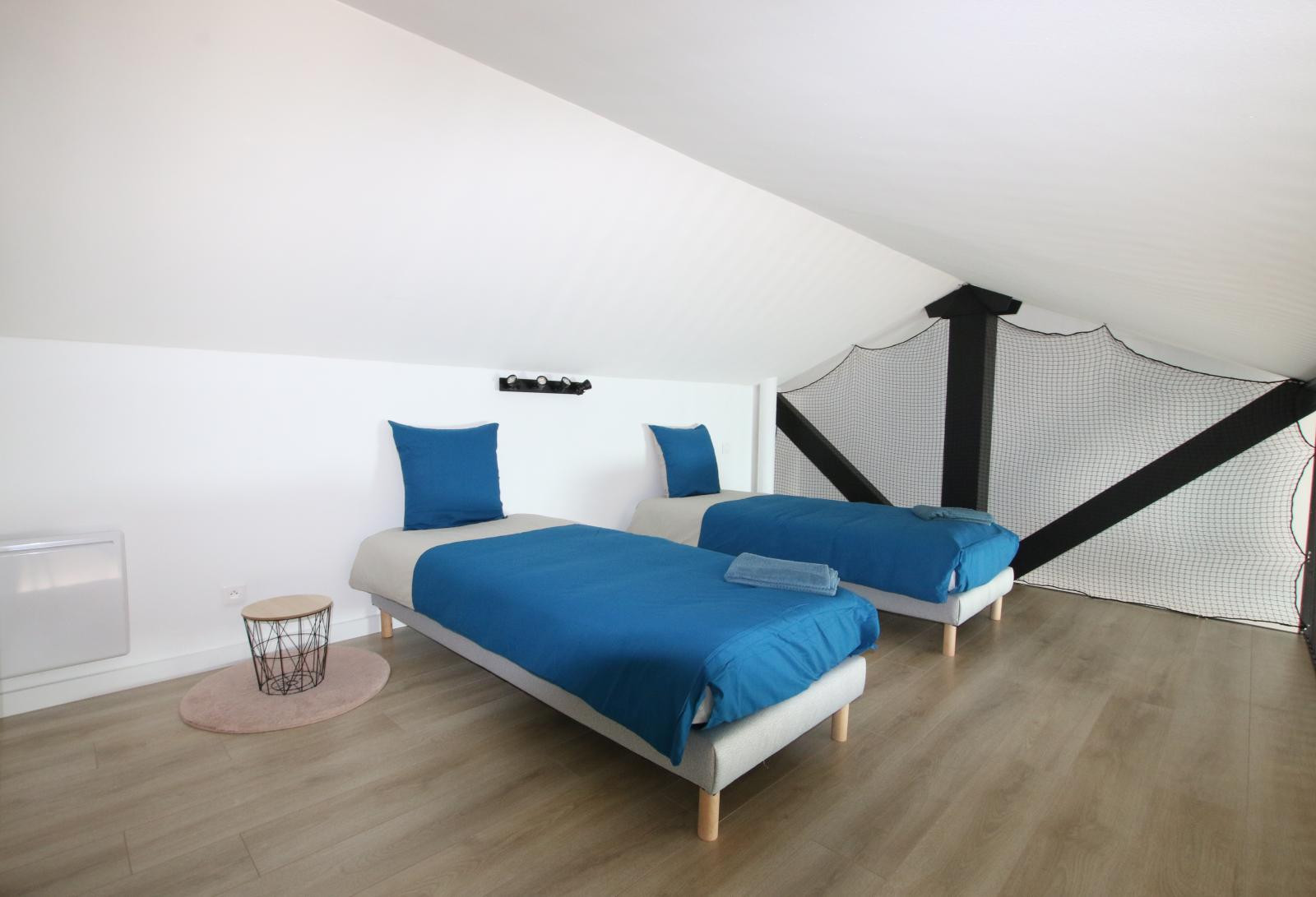 
                                                Location
                                                 Beau 3P meublé 70m² et rénové