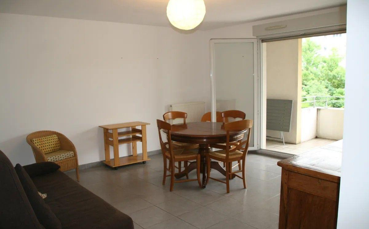 
                                                Location
                                                 Beau 3P meublé 70m²  traversant et lumineux