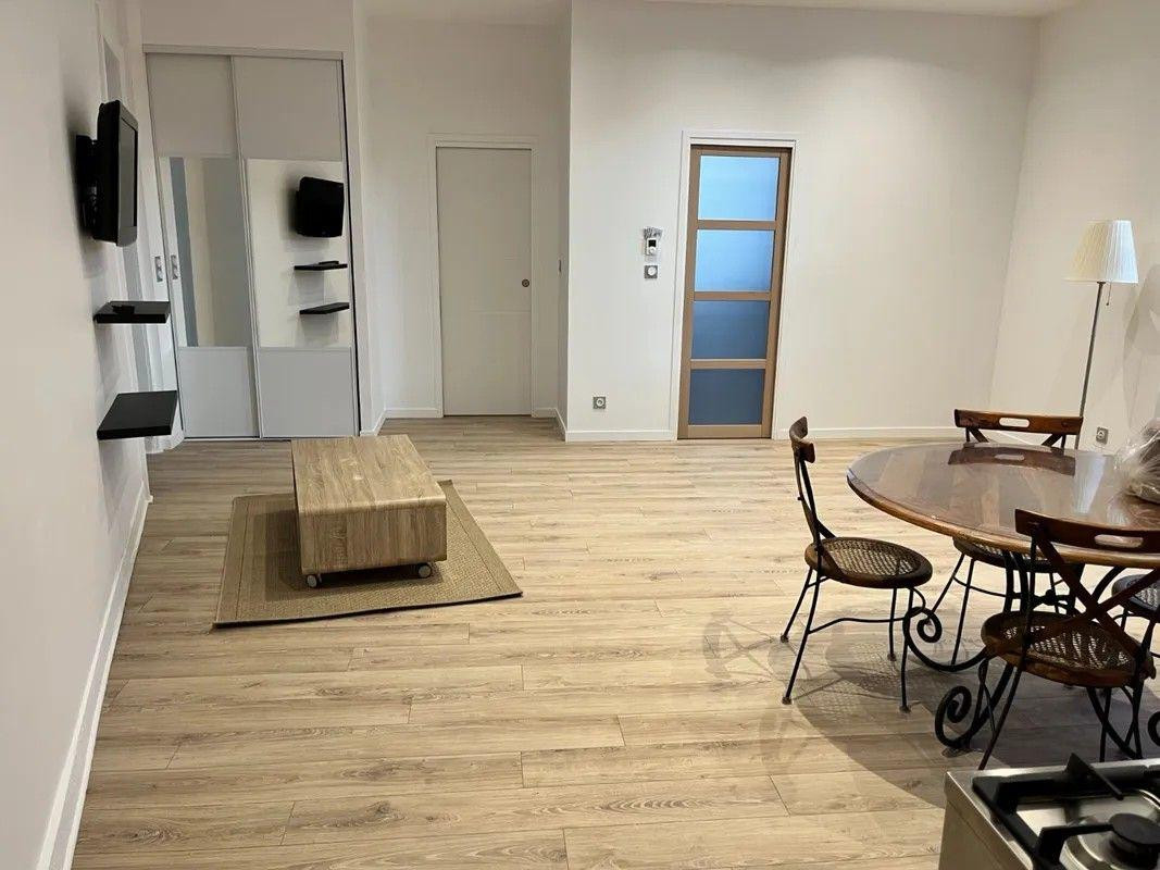 
                                                Location
                                                 Beau 3P meublé 71m² refait à neuf place Massenet