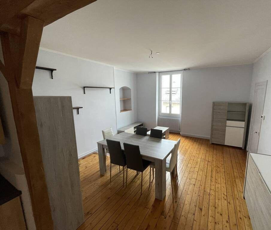 
                                                Location
                                                 Beau 3P meublé 73 m² entièrement rénové