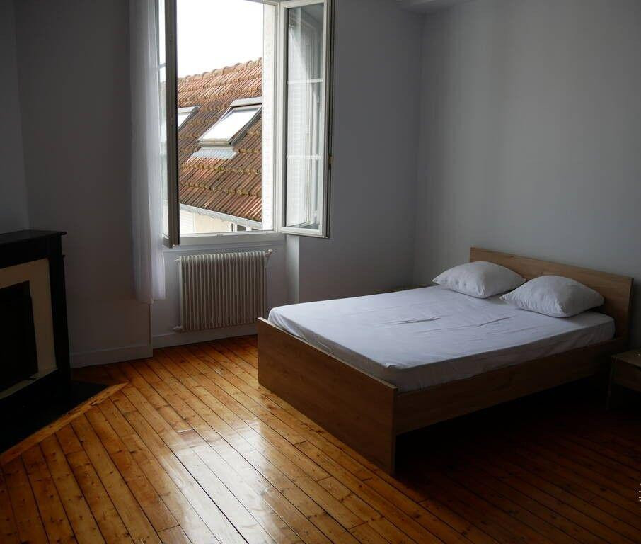 
                                                Location
                                                 Beau 3P meublé 73 m² entièrement rénové