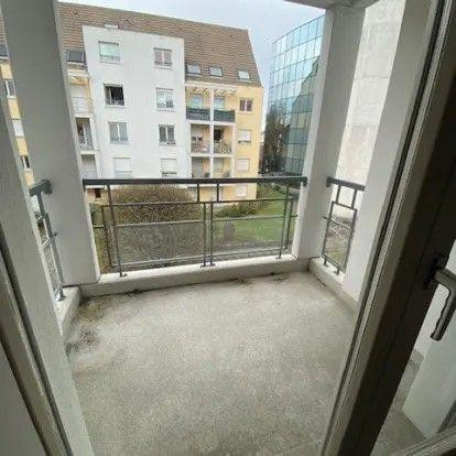 
                                                Location
                                                 Beau 3P meublé 73m² rénové