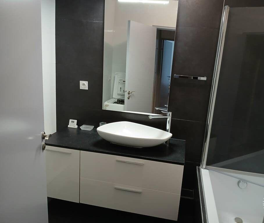 
                                                Location
                                                 Beau 3P meublé 77m² avec terrasse 14m²