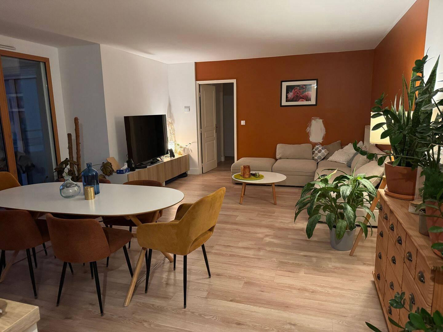 
                                                Location
                                                 Beau 3P meublé 83m² confortable