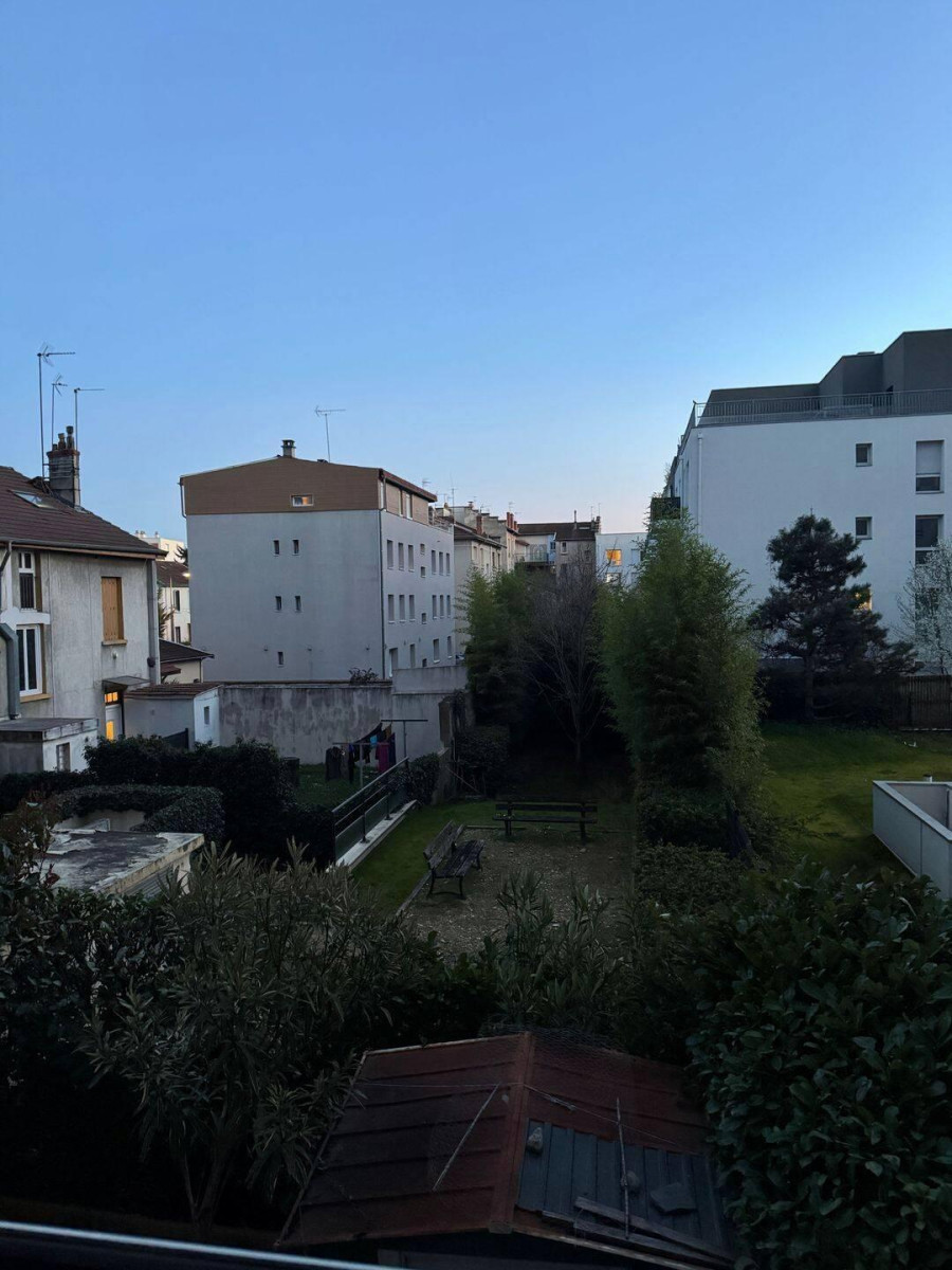 
                                                Location
                                                 Beau 3P meublé 83m² confortable