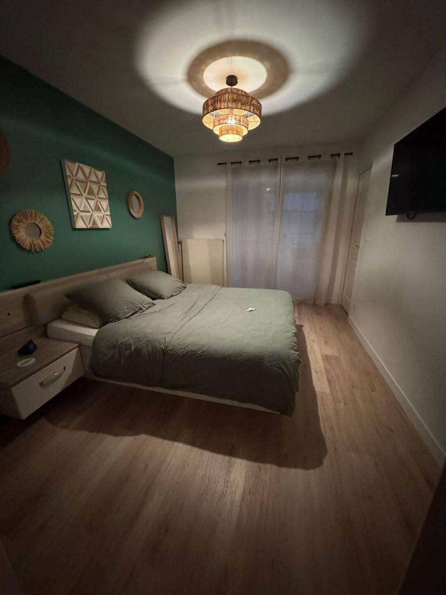 
                                                Location
                                                 Beau 3P meublé 83m² confortable
