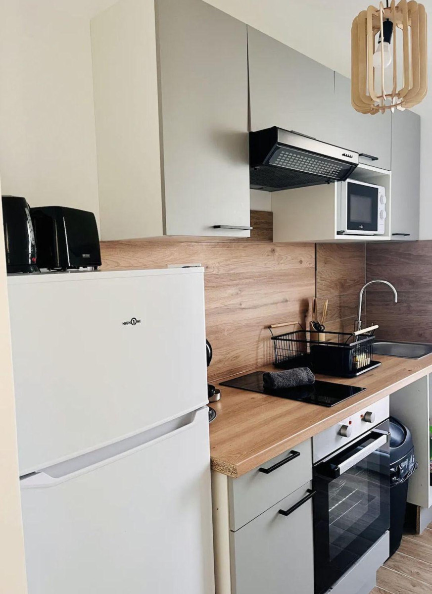 
                                                Location
                                                 Beau 3P meublé avec balcon Idéal Coloc ou Famille