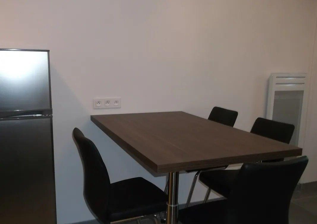 
                                                Location
                                                 Beau 3P meublé refait à neuf 49m²