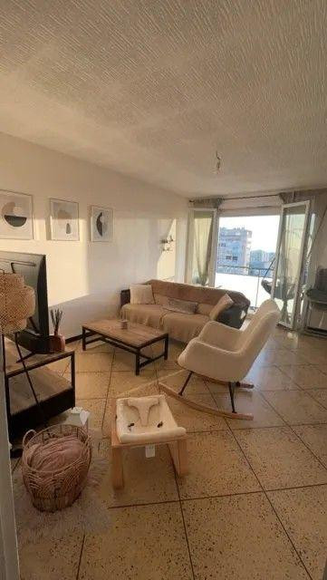 
                                                Location
                                                 Beau 3P non meublé 60m² vue mer et montagne