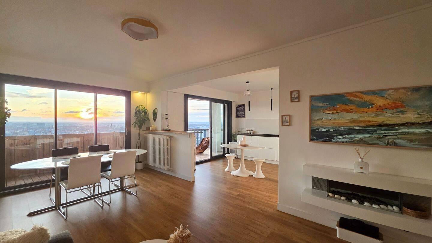 
                                                Location
                                                 Beau 3P refait à neuf 65m² avec terrasse 25m²