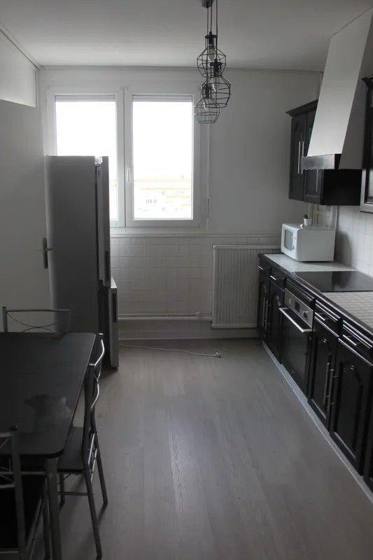 
                                                Location
                                                 Beau 3P rénové et meublé 65m²