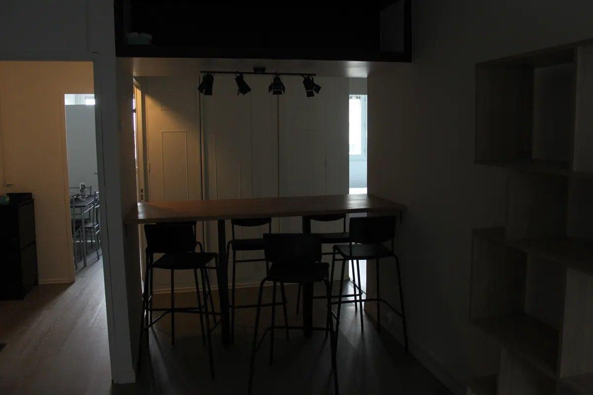 
                                                Location
                                                 Beau 3P rénové et meublé 65m²
