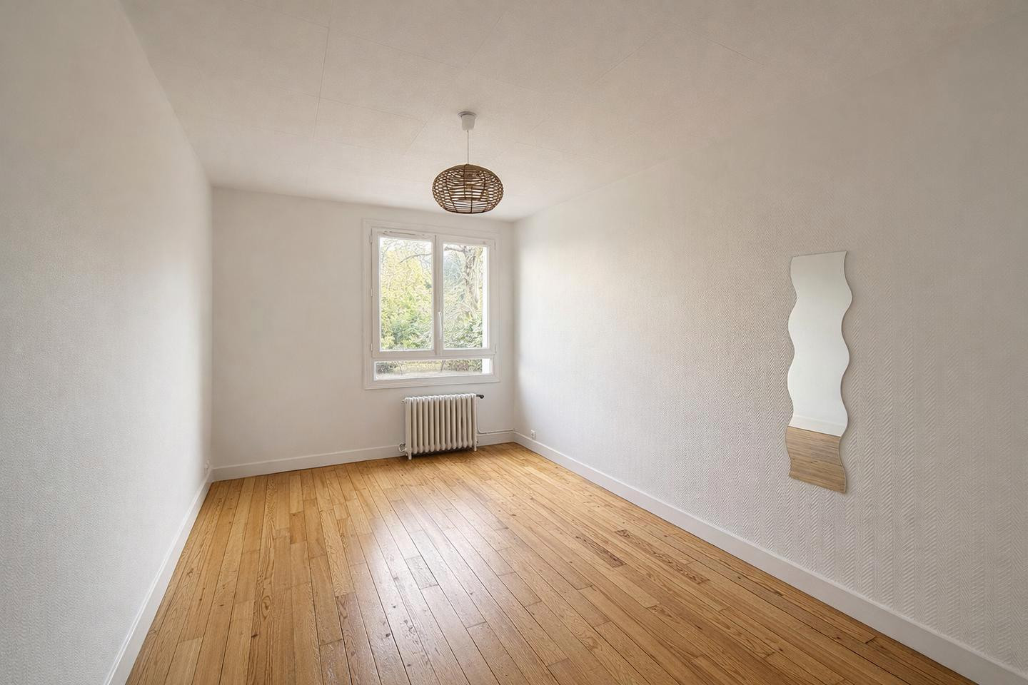 
                                                Location
                                                 Beau 3P traversant 53 m² avec parking