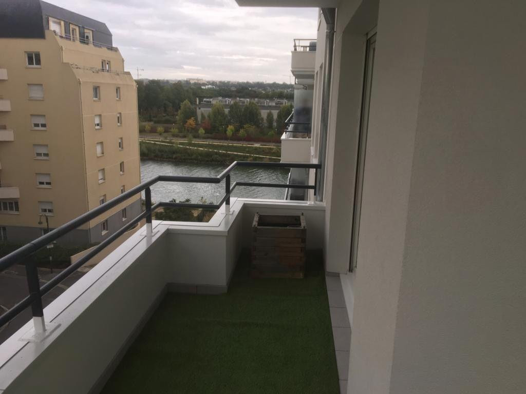 
                                                Location
                                                 Beau 4 pièces 64m²