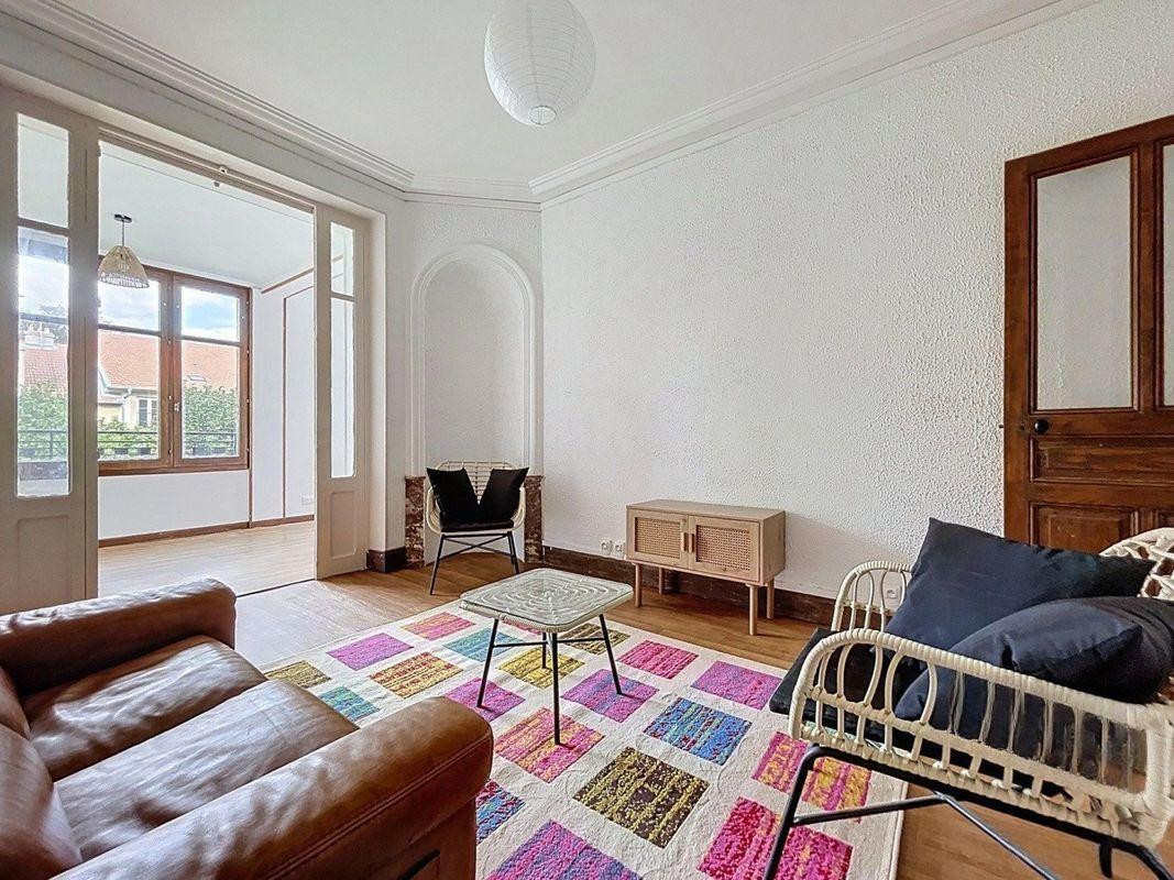 
                                                Location
                                                 Beau 4 pièces 72 m²