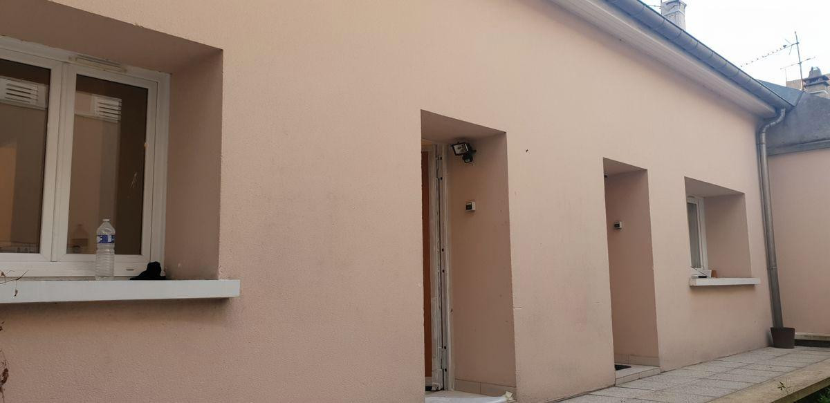 
                                                Location
                                                 Beau 4 pièces duplex de 85m²