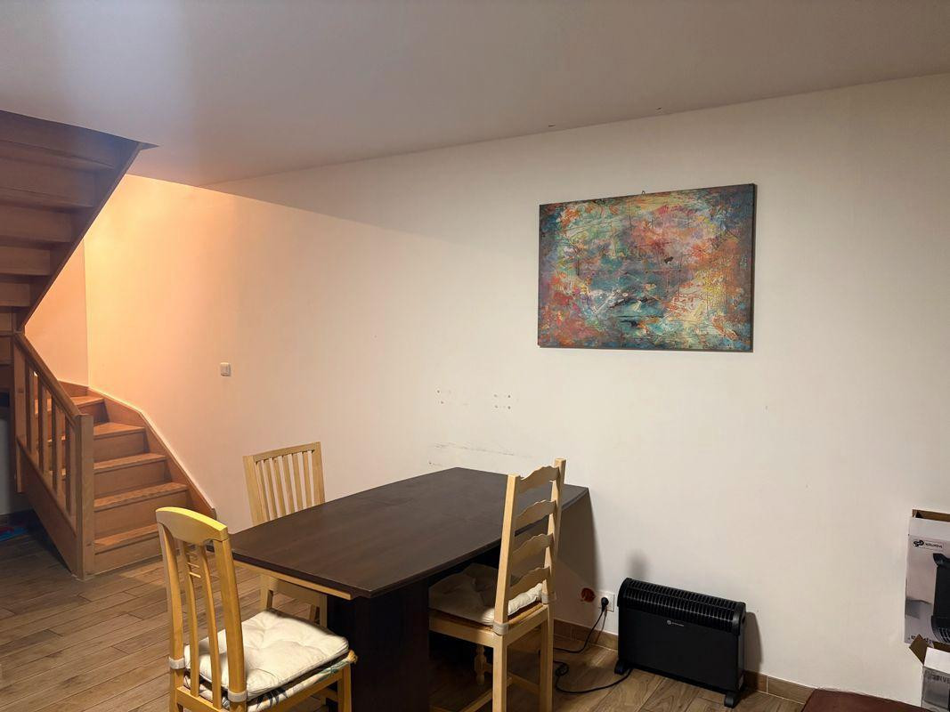 
                                                Location
                                                 Beau 4 pièces duplex de 85m²