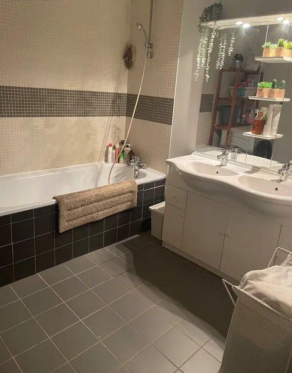 
                                                Location
                                                 Beau 4P 110m² avec balcon centre ville