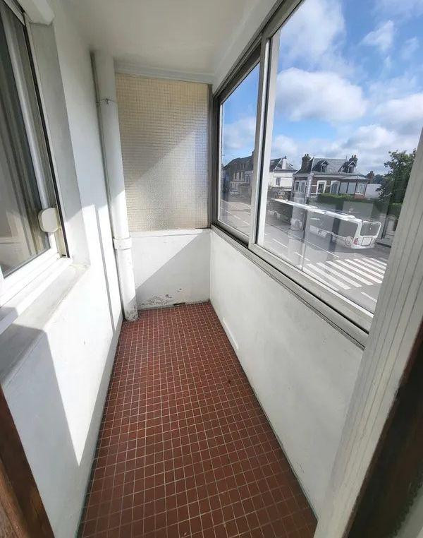 
                                                Location
                                                 Beau 4P 63m² avec loggia