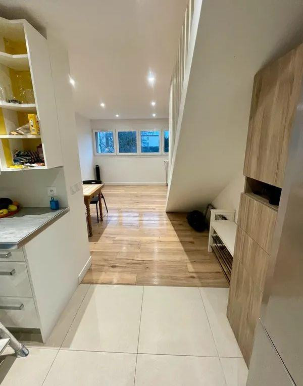 
                                                Location
                                                 Beau 4P 65m² en duplex au calme
