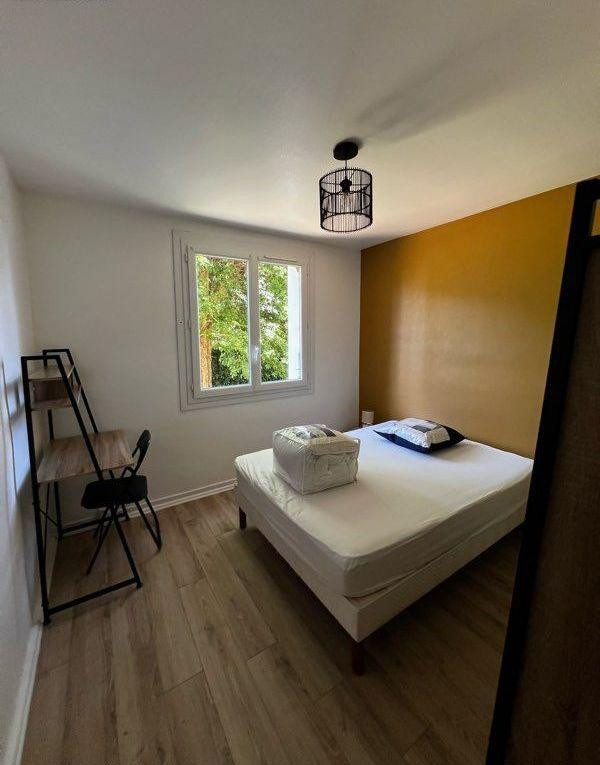 
                                                Location
                                                 Beau 4P 65m² meublé