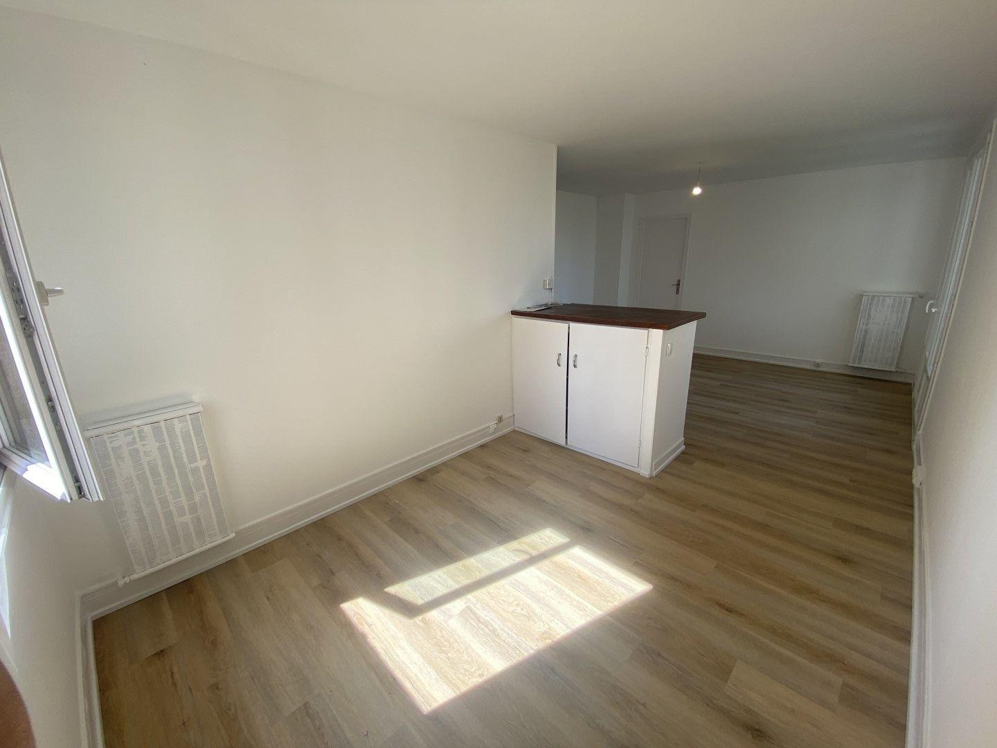 
                                                Location
                                                 Beau 4P 68m² avec loggia, cave, parking à Ivry