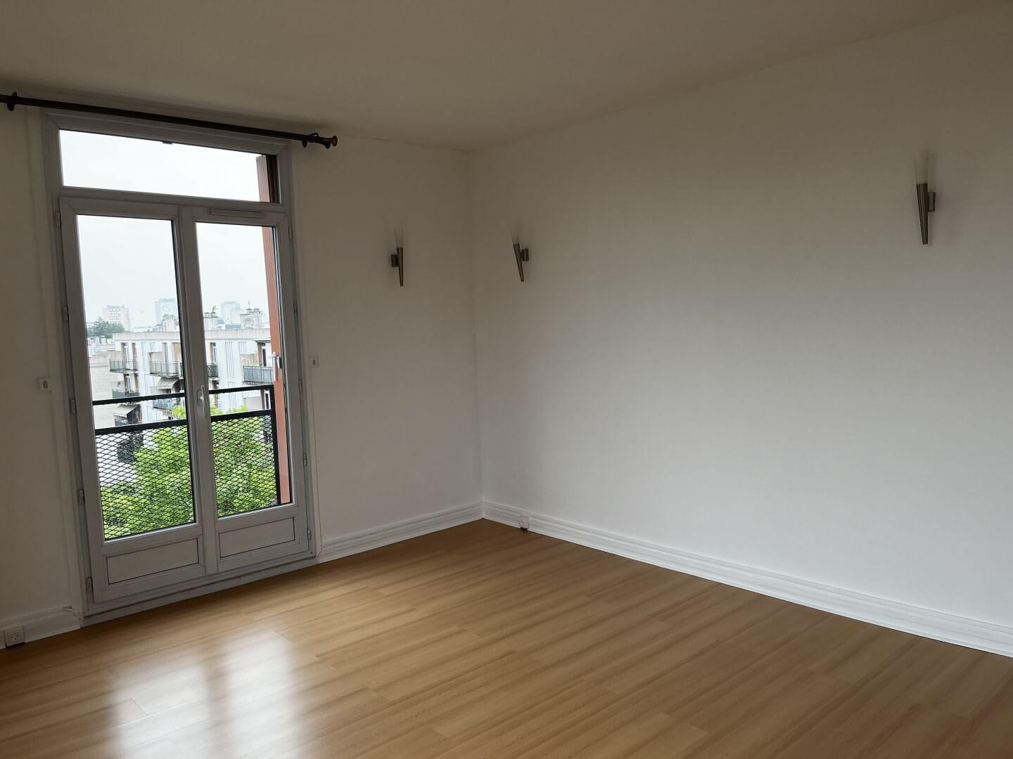 
                                                Location
                                                 Beau 4P 70m² avec balcon au calme