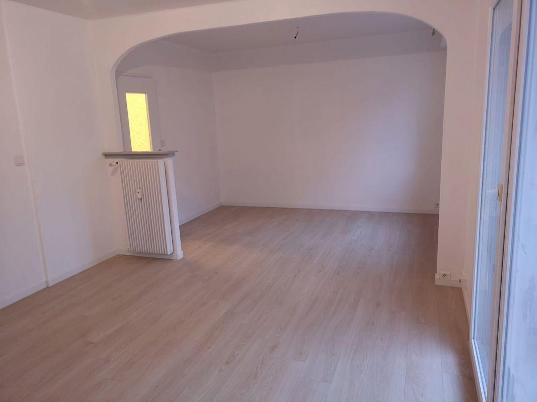 
                                                Location
                                                 Beau 4P 74m² rénové Mulhouse