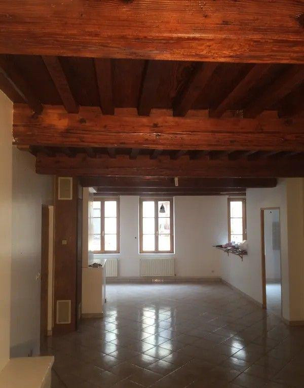 
                                                Location
                                                 Beau 4P 95m² lumineux et entièrement rénové
