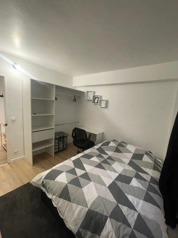 
                                                Location
                                                 Beau 4P meublé 64m² et entièrement rénové