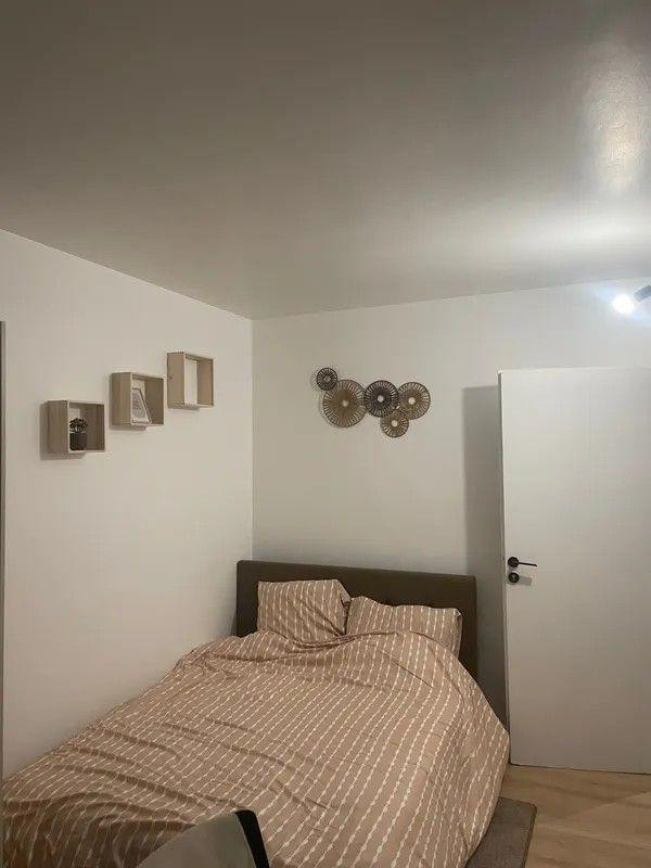 
                                                Location
                                                 Beau 4P meublé 64m² et entièrement rénové