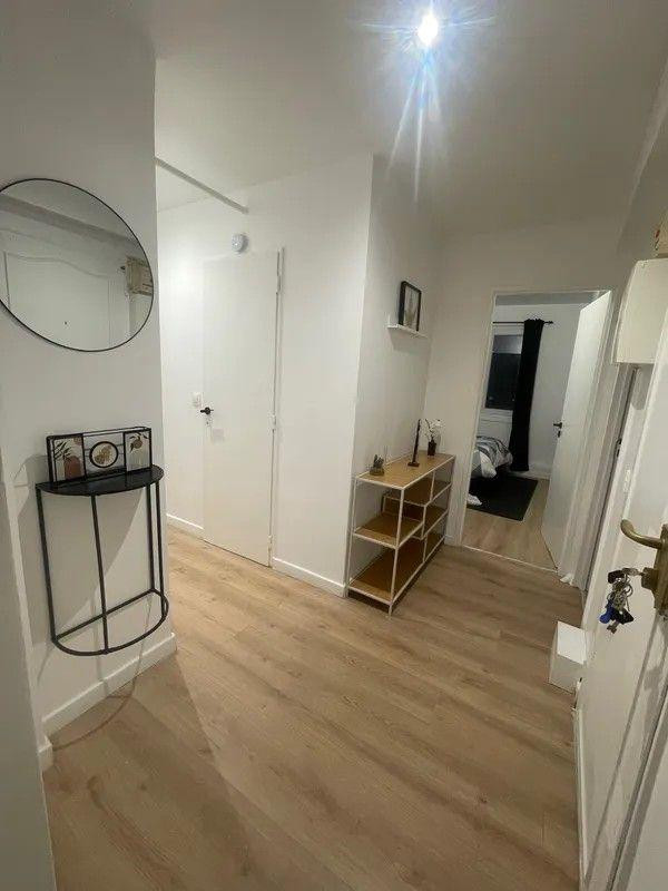 
                                                Location
                                                 Beau 4P meublé 64m² et entièrement rénové