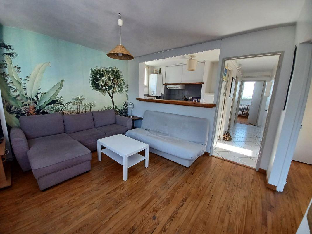 
                                                Location
                                                 Beau 4P  meublé 67m²  lumineux et traversant