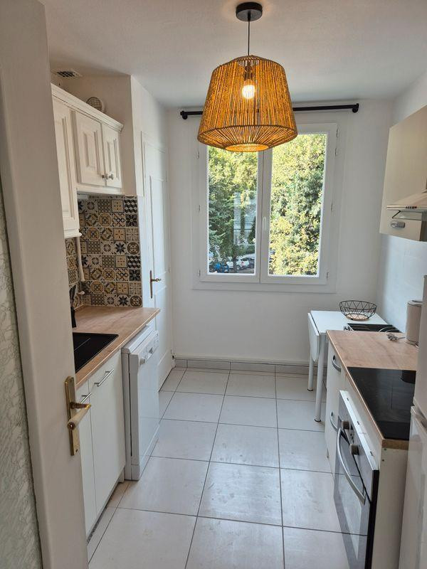 
                                                Location
                                                 Beau 4P meublé 68m² rénové